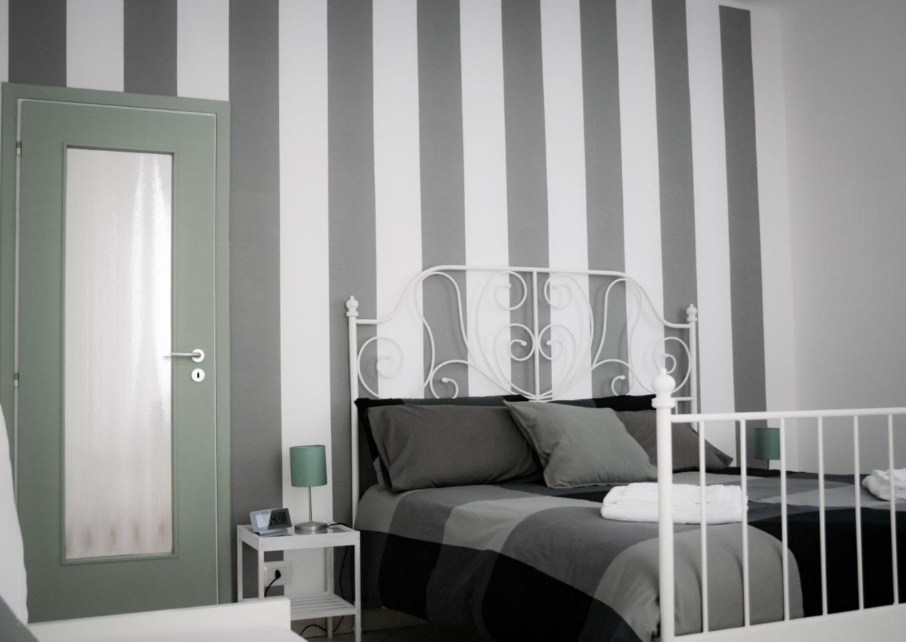 Bed and Breakfast Le Stanze Di Alicam Арона Экстерьер фото