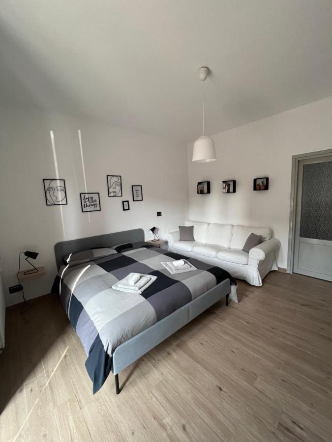 Bed and Breakfast Le Stanze Di Alicam Арона Экстерьер фото