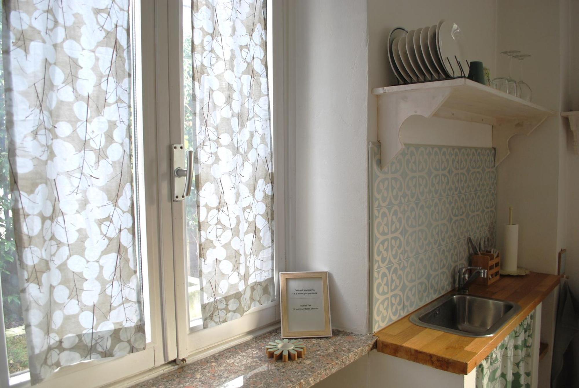 Bed and Breakfast Le Stanze Di Alicam Арона Экстерьер фото